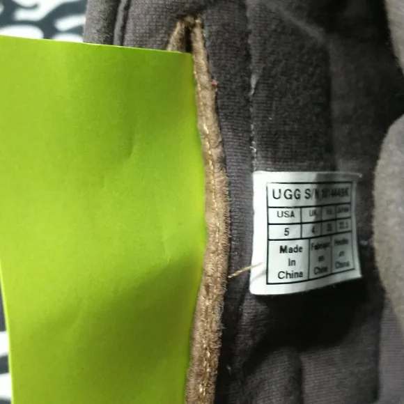 Ugg boots adult size 5 Gray - Picture 4 of 9